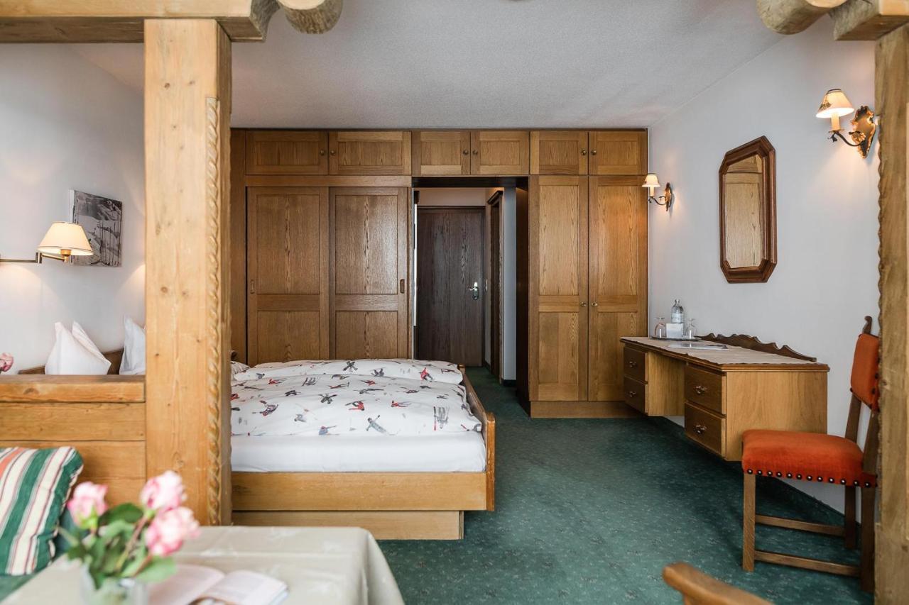 Bed & Breakfast Hotel Guggis Zürs Dış mekan fotoğraf