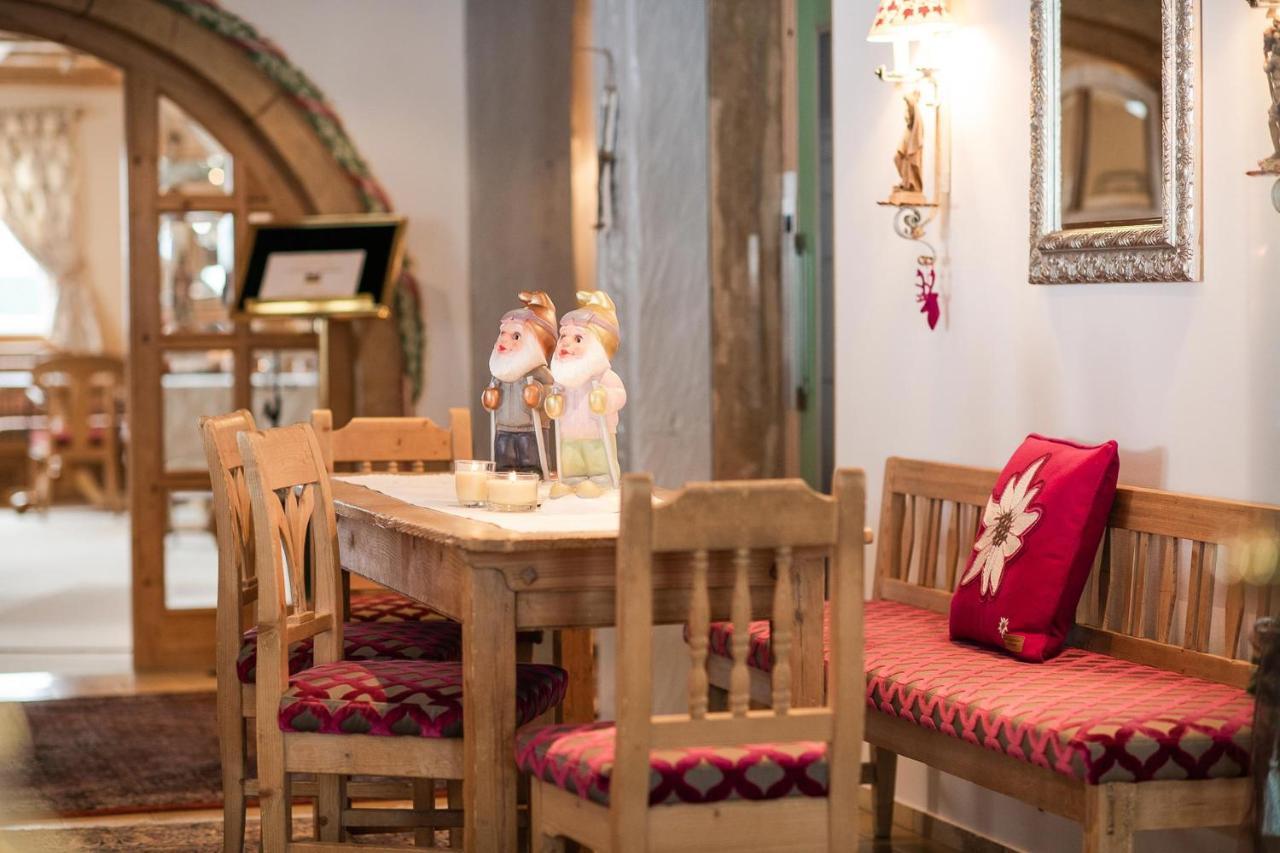Bed & Breakfast Hotel Guggis Zürs Dış mekan fotoğraf
