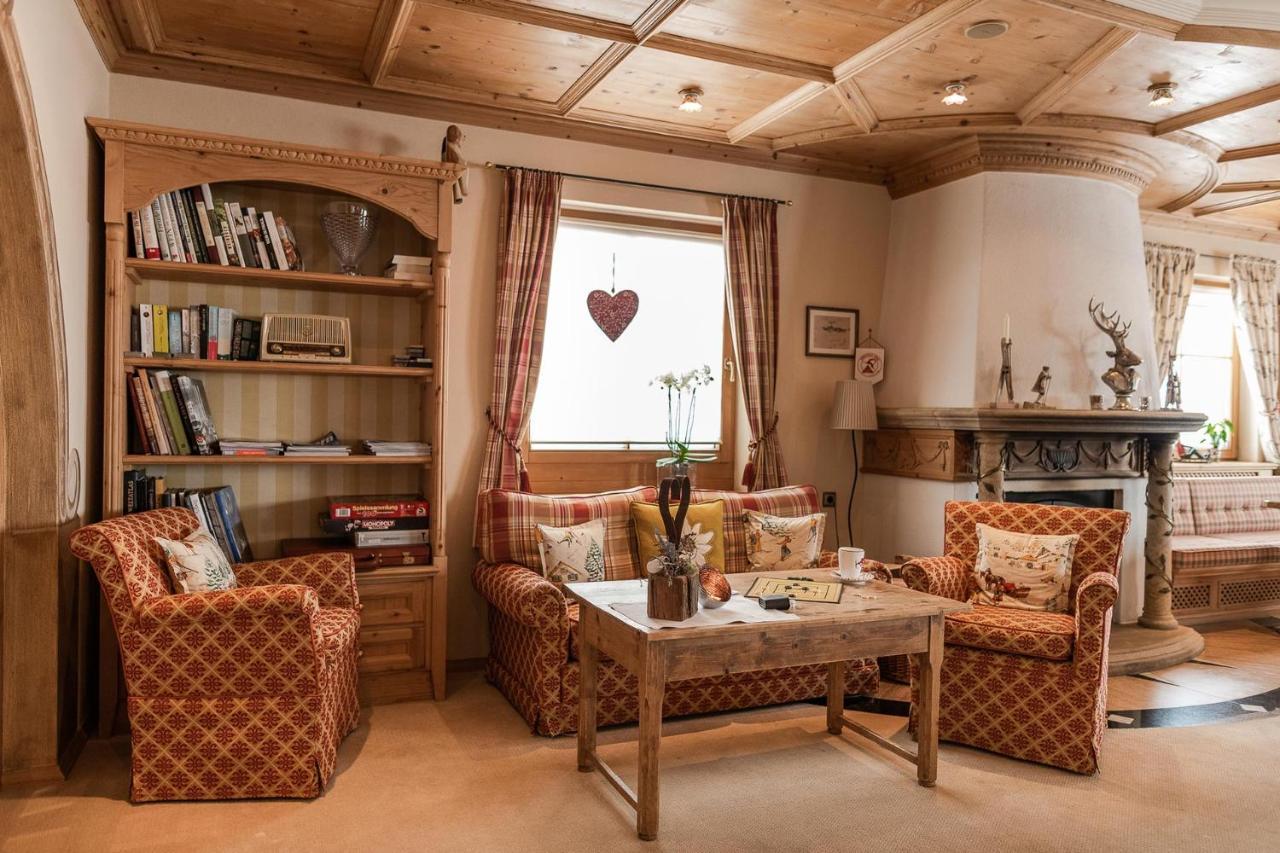 Bed & Breakfast Hotel Guggis Zürs Dış mekan fotoğraf