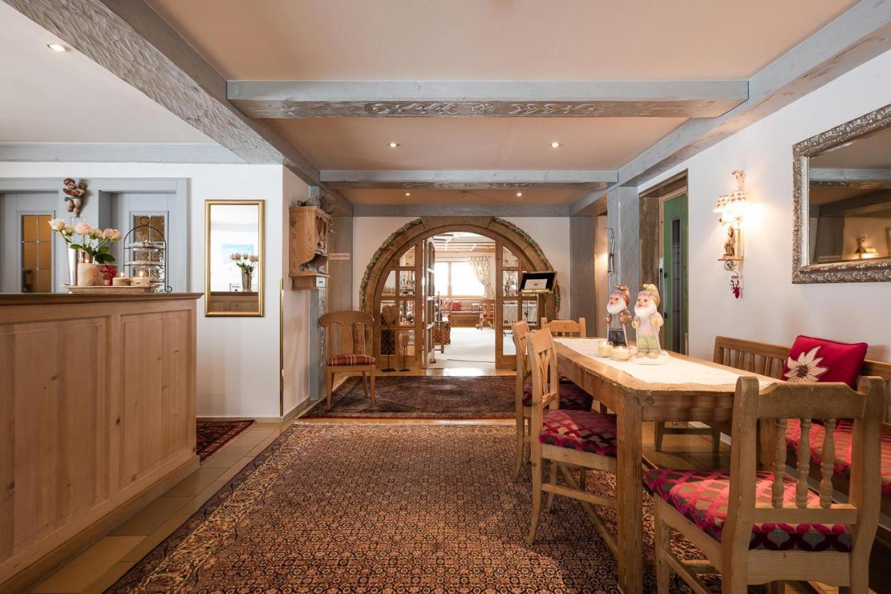 Bed & Breakfast Hotel Guggis Zürs Dış mekan fotoğraf