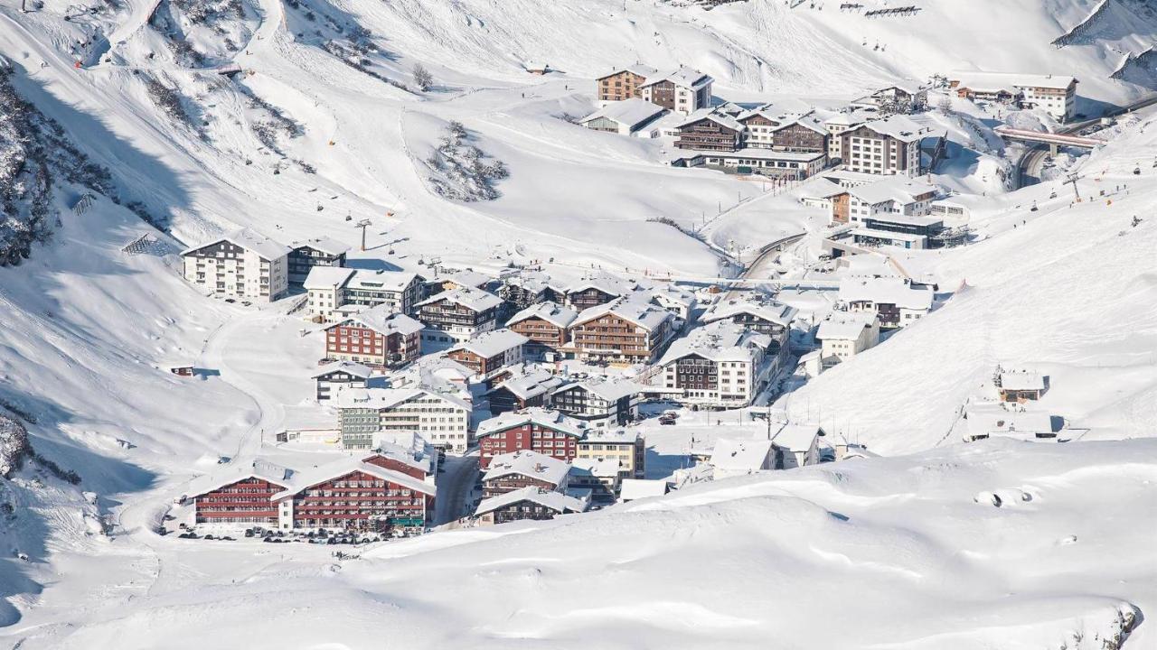 Bed & Breakfast Hotel Guggis Zürs Dış mekan fotoğraf