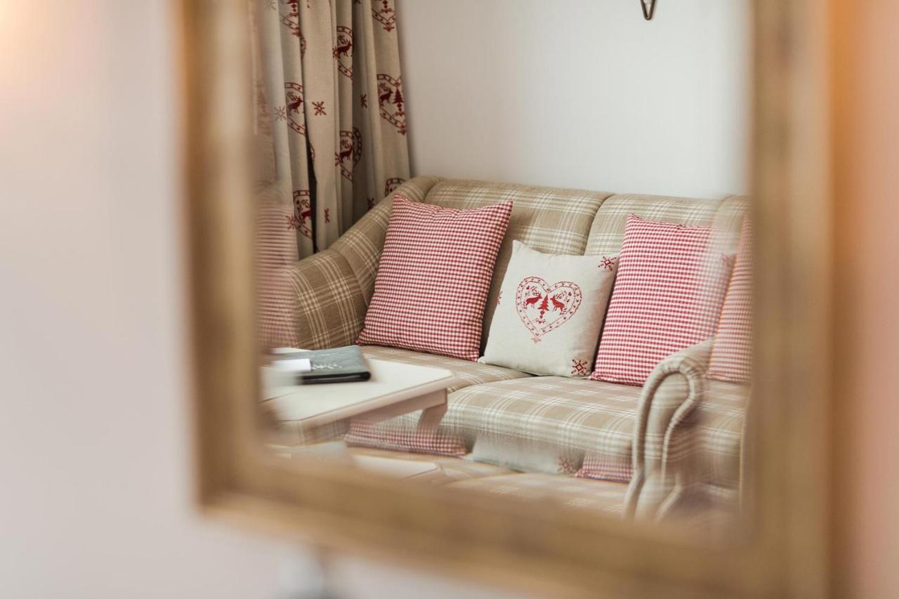 Bed & Breakfast Hotel Guggis Zürs Dış mekan fotoğraf