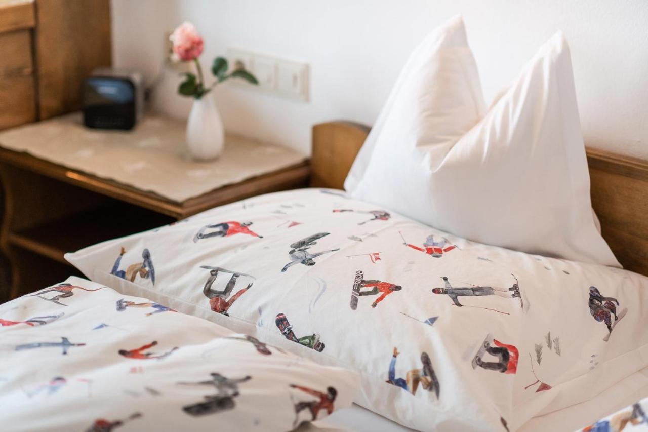 Bed & Breakfast Hotel Guggis Zürs Dış mekan fotoğraf